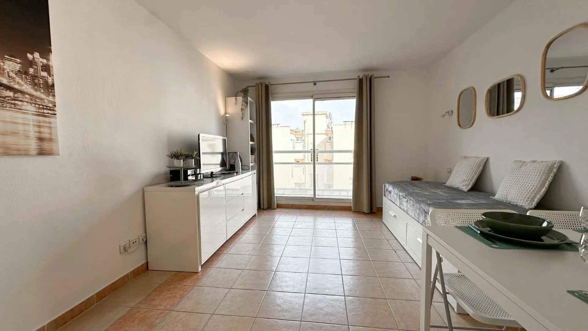 Palais Josephine 1Br Bnbrickeys ボーソレイユ 0*,